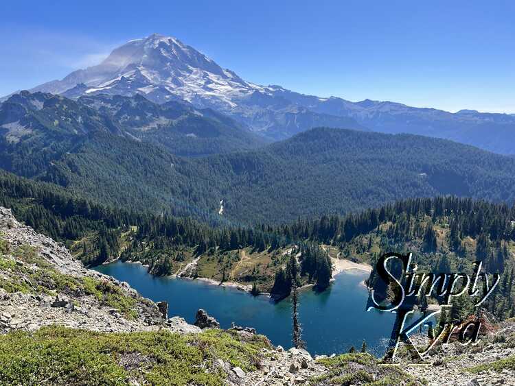 Another view from the top showing lake Eunice and Mount Rainier/Tahoma.