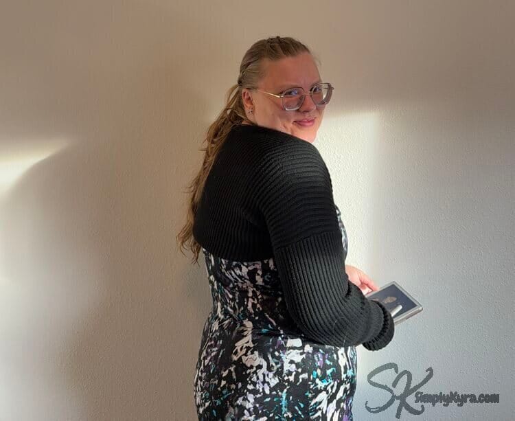 Side photo looking back while holding the e-ink pad.