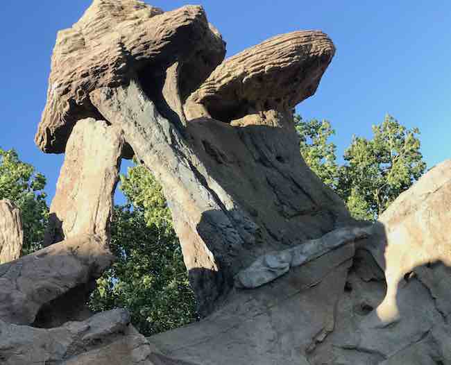 Mini hoodoo display you could climb with a tunnel. Perfect for pictures or to let out some energy.