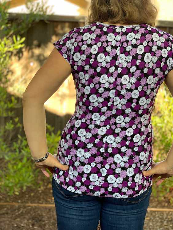 Back view of the fitted top show the vertical seam down the center.