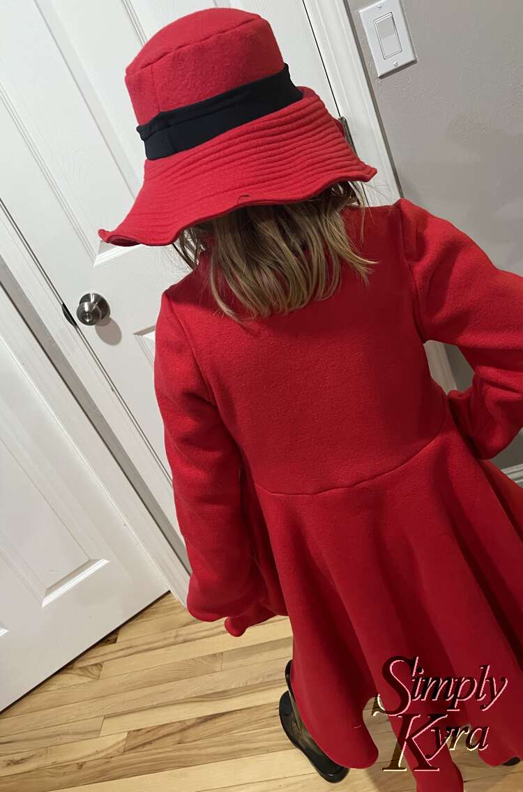 Overall view of Ada's Carmen Sandiego from the back and slightly angled.